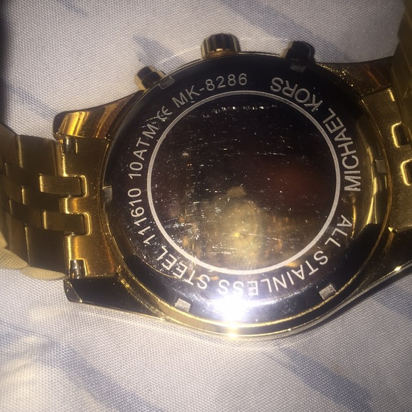 Michael Khors - Picture 3 of 3